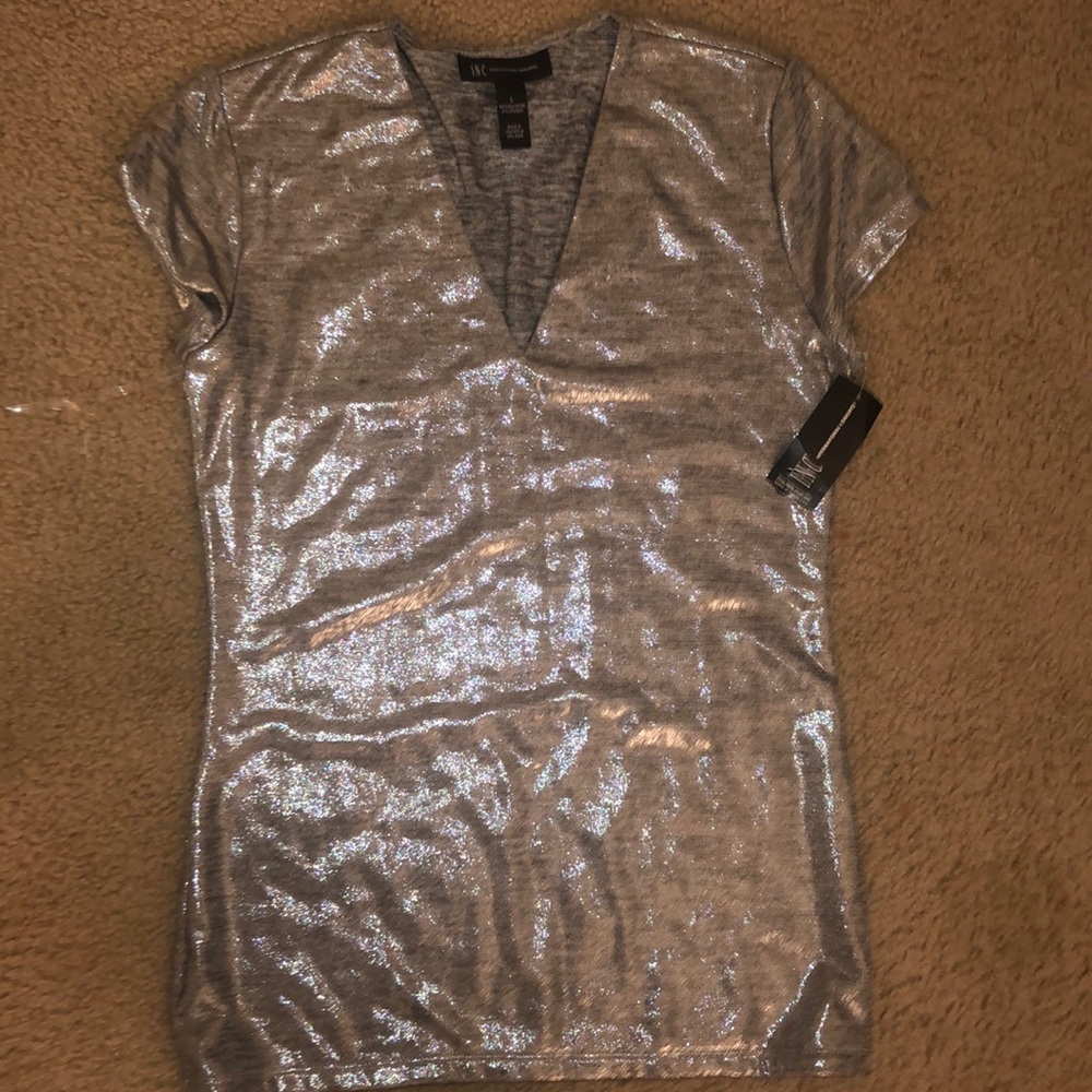 INC- silver sparkly T-shirt🦋
